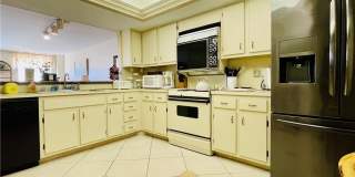 2900 NE 14th Street Causeway unit: 514 Gallery 7