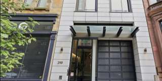 2108-10 WALNUT Street Gallery 32