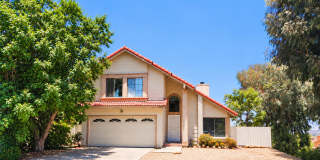 3 BD,2.5 BA Pet-Friendly, Lake View Home in Lake Elsinore Gallery 1