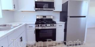 814 N Alvernon Way - A Gallery 1