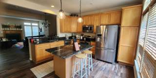 4 Level End-Unit TH with Garage! Gallery 7