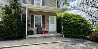 2 Bedroom, 2.5 Bath Townhouse Gallery 1