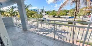 7832 Collins Ave Gallery 14