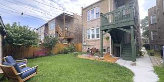 Spacious & Charming 3-Bedroom in West Ridge / Rogers Park Gallery 1