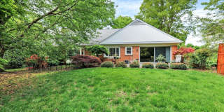 1424 CENTER Road Gallery 37