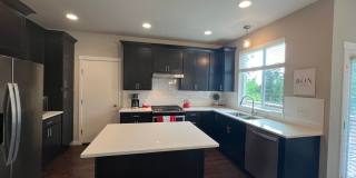 Newer 5 Bedroom House close to Shopping, Lake Padden, WWU, South Side of Bellingham Newer 5 Bedroom House close to Shopping, Lake Padden, WWU, South Side of Bellingham Gallery 11