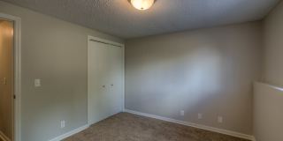 Convenient location! Side Split in Western Omaha. Gallery 8