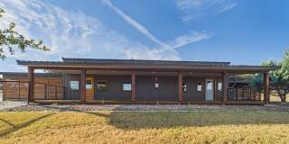 Spacious 2 Bedroom Home with Large Kitchen, Office & 18 Acres Gallery 1