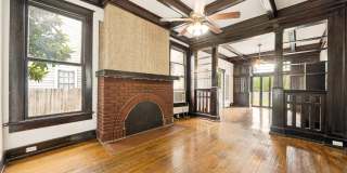 CHARMING 4-BEDROOM HISTORIC HOME IN TOBIN HILL Gallery 5