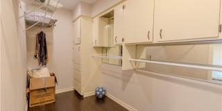 Beautifully renovated courtyard townhome in the heart of Corpus Christi Gallery 4