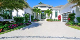 ** YOU WANT LUXURY AT ITS FINEST**ABSOLUTELY STUNNING ENTERTAINMENT 4\5 MOORINGS HOME ** Gallery 1