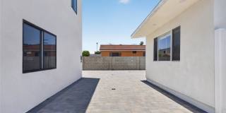 11842 Arminta Street Gallery 21