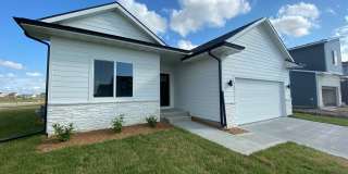 PRIME LOCATION!! 4 Bed, 2 Bath Ranch in Waukee Gallery 1