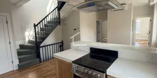 Charming 3 Bedroom- No Broker Fee Gallery 4