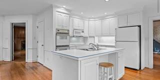 Classic 4BR Cape in Old Irving Park! Gallery 4