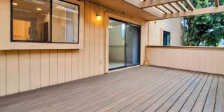 Remodeled 3bd 3-Story Townhouse With Attached Garage Remodeled 3bd 3-Story Townhouse With Attached Garage Gallery 17