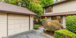 3BD 2BA Townhouse - 1 Car Detached Garage Gallery 1