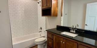 Large 3 Bed, 2 Bath in Beautifully Well-Maintained Neighborhood Gallery 17