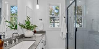 **OFFERING REFUNDABLE APPLICATION FEES & $200 MOVE IN PROMOTION** New Construction 3BD, 3.5BA End-Unit Raleigh Townhome with a Large Upstairs Bonus Room & Full Bathroom Inside the Beltline Near Lake J Gallery 30