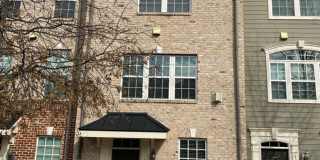 Walk To Shopping, Dining, and Greenway - Fantastic Antiquity Location Gallery 1