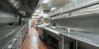 1111 WALNUT Street Gallery 21