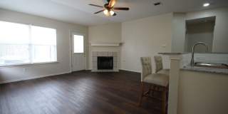 Lovely large updated 3 bed, 2 bath house w/ 2 living & 2 dining areas in Austins Colony Gallery 7