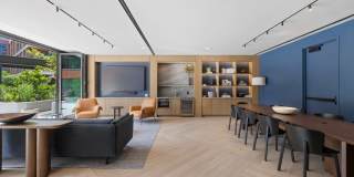 The Byron Gallery 38