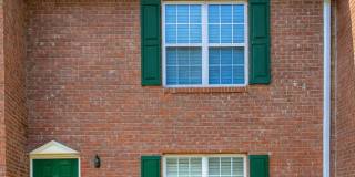 2-bedroom townhome in great Gainesville location! Gallery 1