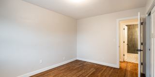 2600 E Kenwood Blvd Gallery 22