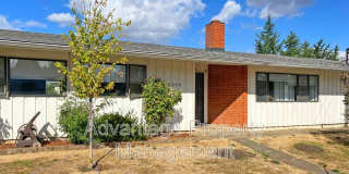 5230 NE Laurel Drive Gallery 1