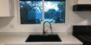 GLENOAKS Gallery 10