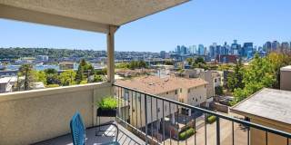 Top Floor Queen Anne Unit! (Beautiful views & 3 Parking Spaces) Gallery 7