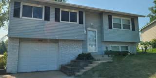 Marion 3 bedroom 1 bath additional family room, new carpet & Appliances, 1 stall garage, fenced yard! Gallery 1