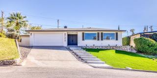 Beautiful remodel 3 bed-2 baths plus extra office space home in Kern Place Gallery 1
