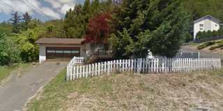 ~Centrally Located 3 Bedroom Home~ Gallery 1