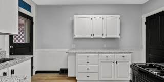 Stunning 3 bedroom home in McKees Rocks available May 15! Gallery 10