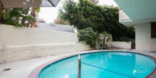 8400 De Longpre Avenue Gallery 39