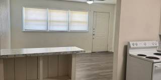Centrally Located 2 bedroom 1 bathroom house! Gallery 1