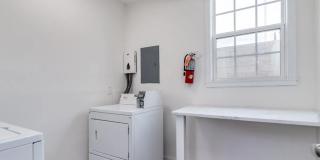 Charming 1-bedroom, 1-bath apartment located in the highly sought-after Rosewood area! - Apt 1 Gallery 17