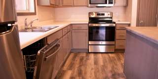 Spacious 2 Bed Southside Townhome! Spacious 2 Bed Southside Townhome! Gallery 3