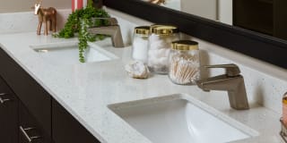 Nine15 Midtown Gallery 31