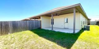 *MOVE IN SPECIAL* High Ceilings, Fenced Yard & 2-Car Garage – New Braunfels Living! Gallery 31