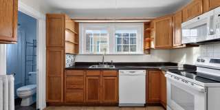 Charming 2BR apartment in Newport Gallery 6