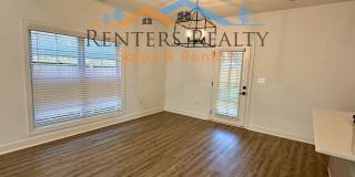 3 Bedroom House with Privacy Fence Gallery 30