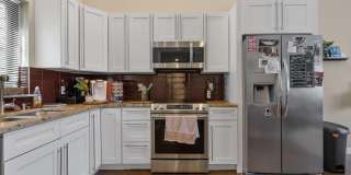 1142 CREASE Street unit: 2L Gallery 1