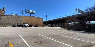 Stylish 2 Bedroom with Spa Bath, Hardwood Floors and Parking Gallery 6