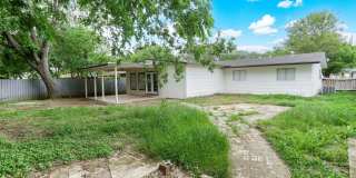 Single Story Home Near Tom Slick Park Gallery 21