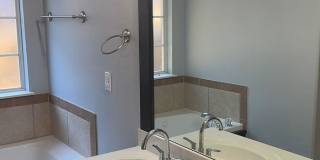 Luxurious and Spacious 3 Bedroom Home in Mustang School District Gallery 10