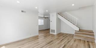 OPEN HOUSE SATURDAY 4/11 - 12PM TO 2PM Sunny and Bright 3 Bedroom End Unit in Yorktown Villas Neighborhood Gallery 6