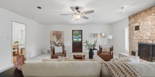 4 Bedroom with a Pool in Helotes! Gallery 20